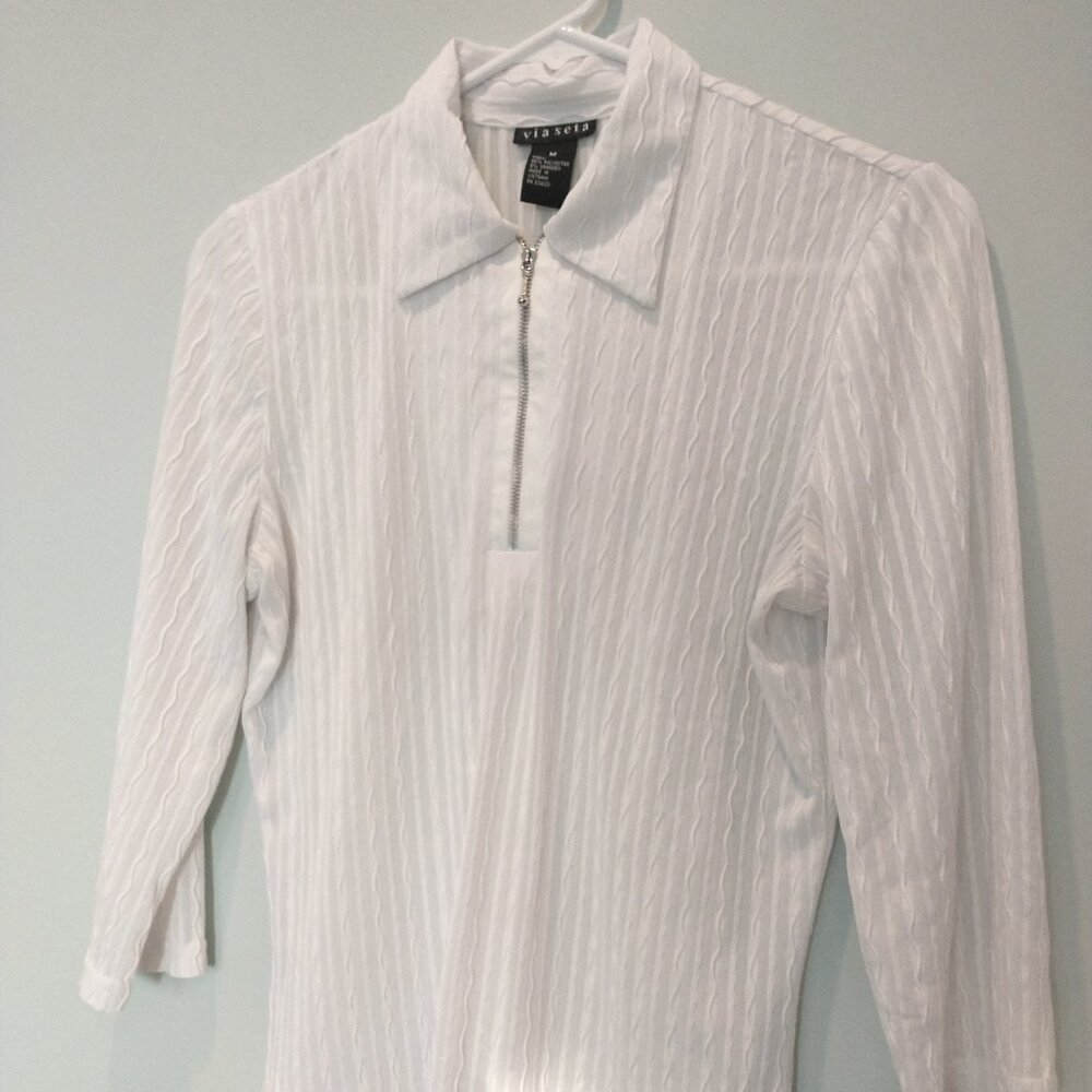 Viaseta Blouse with vertical texture accents Size M